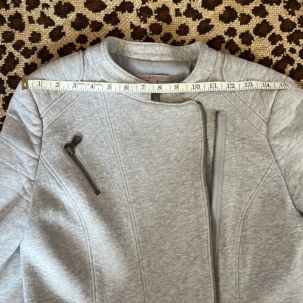 Gap Jacket 🤍 - Picture 10 of 12